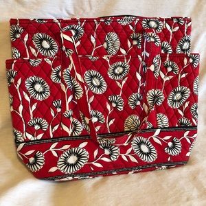 Vera Bradley Go Round tote in Deco Daisy